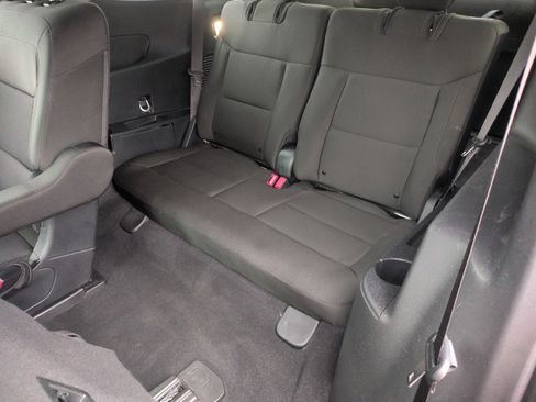 Certified 2024 Ford Explorer XLT AWD/4WD image 31