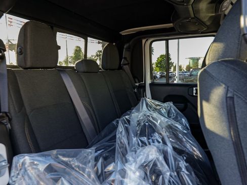 New 2026 Jeep Gladiator Sport image 20