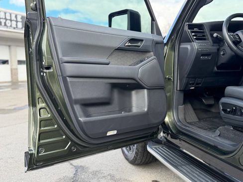 Used 2025 Lexus GX 550 w/ Accessory Package (31) image 84