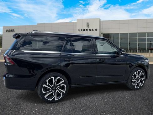 New 2026 Lincoln Navigator Black Label AWD/4WD image 3