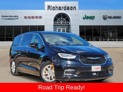 Certified 2025 Chrysler Pacifica Select