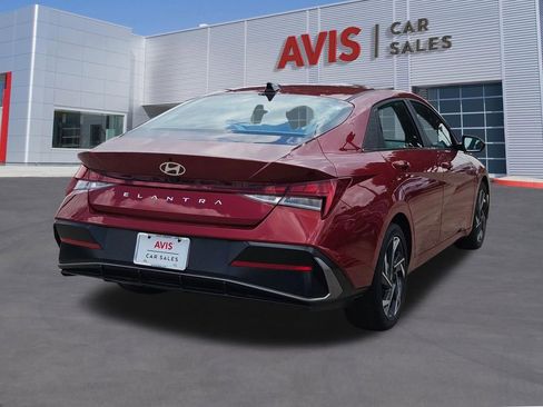 Used 2025 Hyundai Elantra SEL FWD image 6