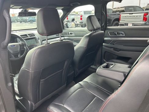 Used 2018 Ford Explorer Sport w/ Ford Safe & Smart Package image 39