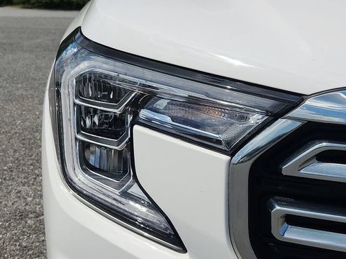 Used 2023 GMC Terrain SLT FWD image 9