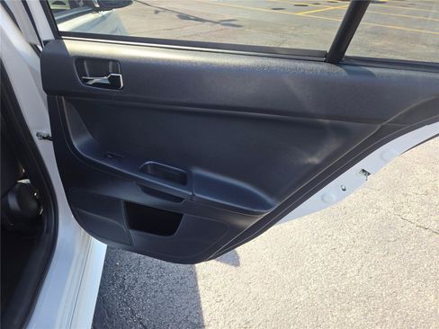 Used 2017 Mitsubishi Lancer ES FWD image 9