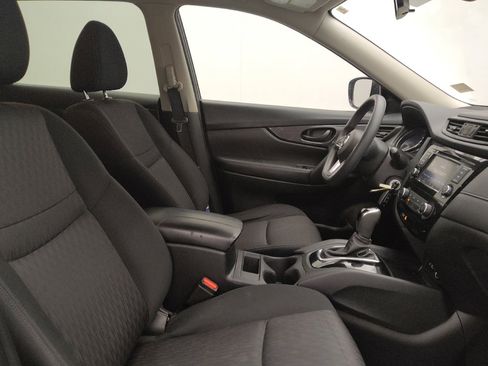 Used 2020 Nissan Rogue S image 21