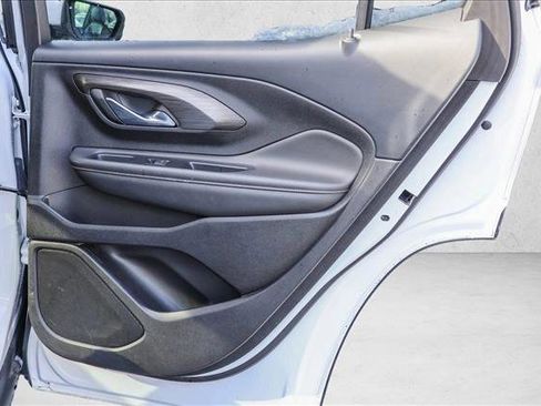 Used 2023 GMC Terrain SLT image 27