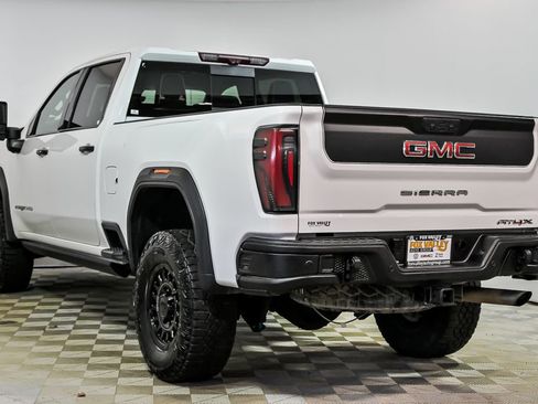 Used 2024 GMC Sierra 2500 AT4X w/ AT4X AEV Edition image 5