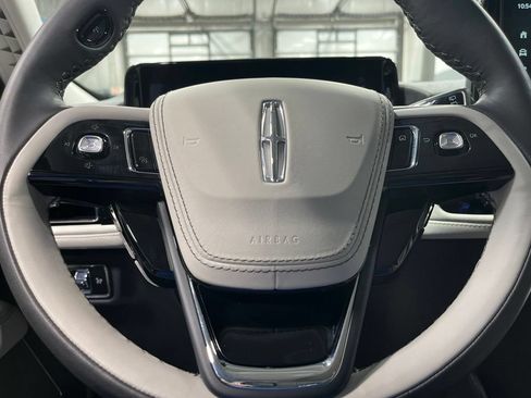 Used 2025 Lincoln Aviator AWD w/ Jet Appearance Package image 21