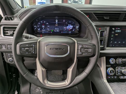 Used 2024 GMC Yukon Denali image 18