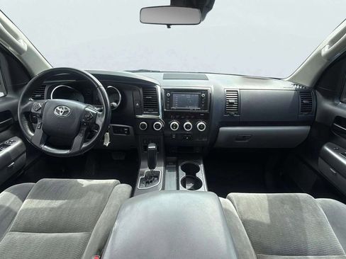 Used 2019 Toyota Sequoia SR5 AWD/4WD image 9