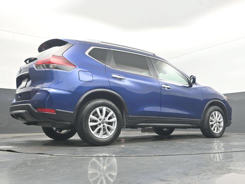 Used 2019 Nissan Rogue SV AWD/4WD image 29