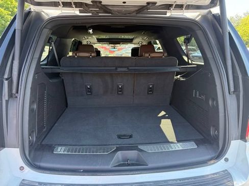 Used 2024 Chevrolet Suburban High Country AWD/4WD image 7