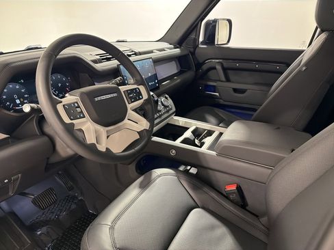 Used 2025 Land Rover Defender 110 S image 10