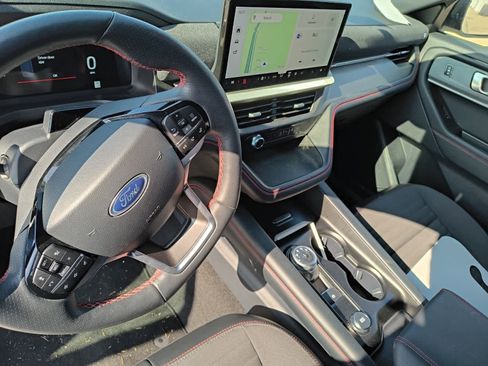 Used 2025 Ford Explorer ST-Line image 11