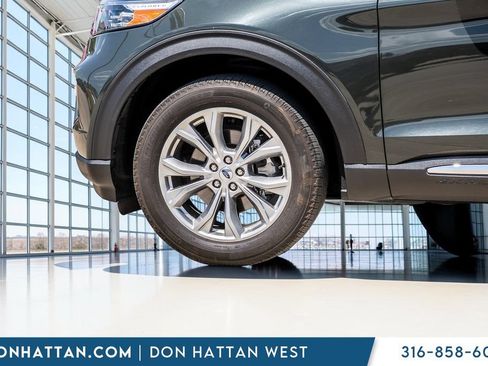 Used 2023 Ford Explorer XLT w/ Equipment Group 202A AWD/4WD image 37