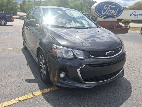 Used 2018 Chevrolet Sonic LT w/ Convenience Package image 2