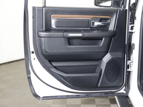 Used 2017 RAM 1500 Laramie w/ Convenience Group AWD/4WD image 24