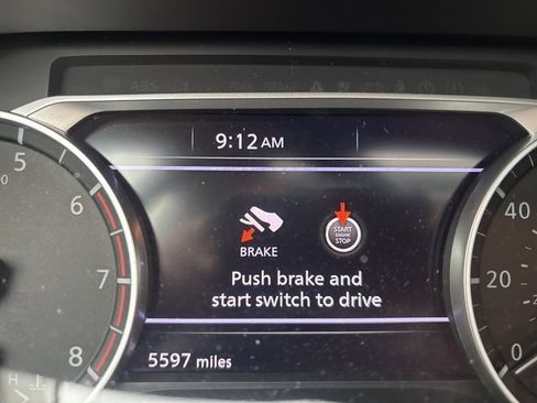 Used 2025 Nissan Rogue SV w/ SV Premium Package image 11