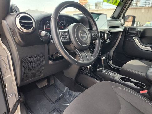 Used 2014 Jeep Wrangler Unlimited Sahara w/ Max Tow Package AWD/4WD image 18