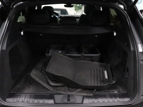 Used 2025 Land Rover Range Rover Sport SE AWD/4WD image 18