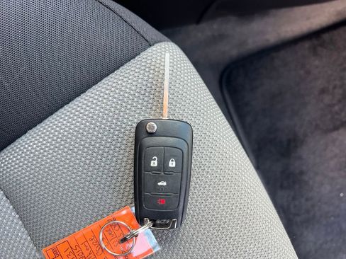 Used 2015 Chevrolet Cruze LS FWD image 24