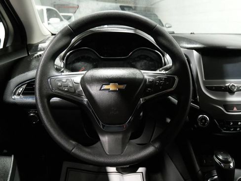 Used 2018 Chevrolet Cruze LT FWD image 15