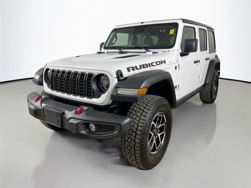 Used 2024 Jeep Wrangler Unlimited Rubicon AWD/4WD image 3