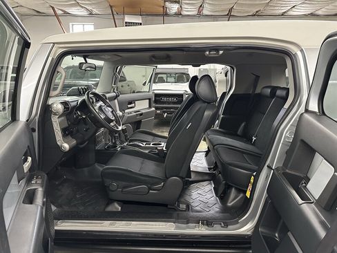 Used 2007 Toyota FJ Cruiser 4WD image 13