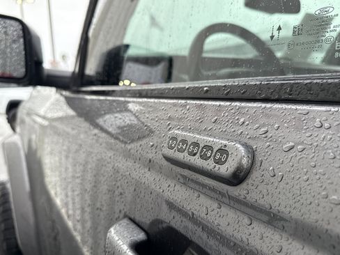 Used 2022 Ford Bronco Outer Banks image 35