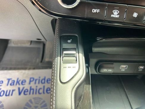 Certified 2024 Kia Telluride EX w/ EX Captain's Chair Package AWD/4WD image 24