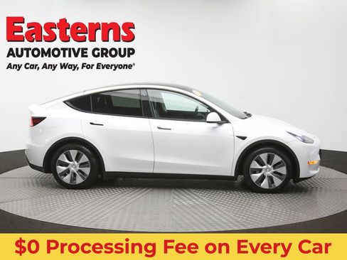 Used 2022 Tesla Model Y Long Range AWD/4WD image 40
