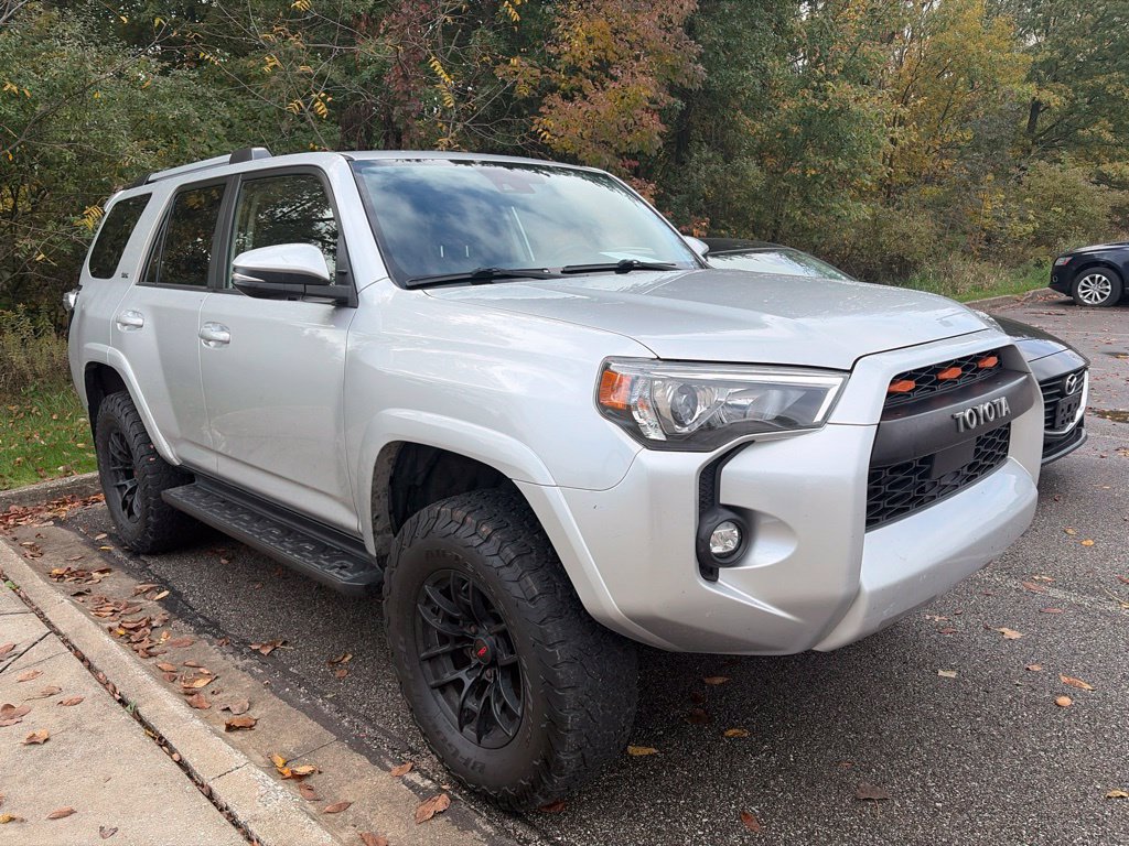 Used 2023 Toyota 4Runner SR5 Premium AWD/4WD image 3