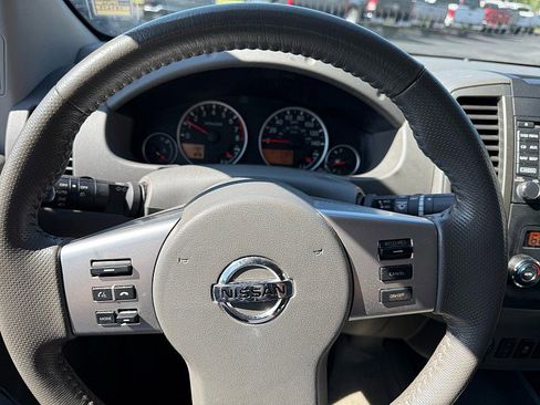 Used 2016 Nissan Frontier SL AWD/4WD image 11
