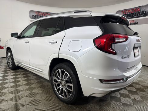 Used 2022 GMC Terrain Denali w/ Denali Premium Package AWD/4WD image 7