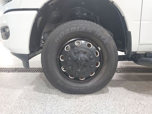 Used 2025 RAM 3500 Big Horn image 16