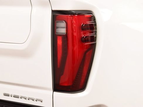 Used 2025 GMC Sierra 3500 Denali w/ Denali Reserve Package AWD/4WD image 18