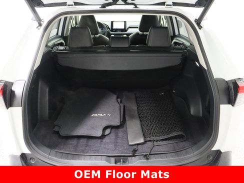 Certified 2023 Toyota RAV4 XLE Premium image 33