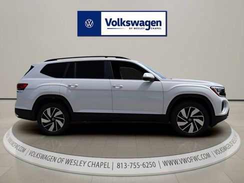 Certified 2026 Volkswagen Atlas SE FWD image 8