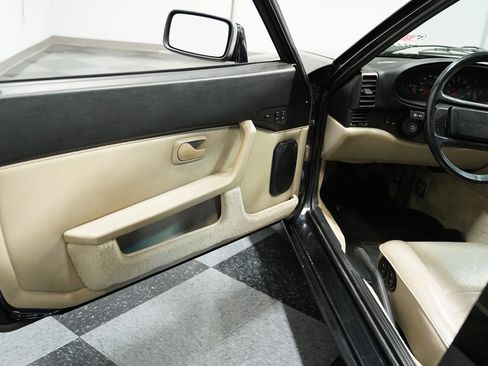 Used 1986 Porsche 944 Turbo image 32