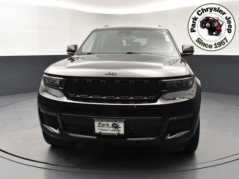 Used 2023 Jeep Grand Cherokee L Limited w/ Black Appearance Package image 2