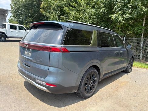 Used 2024 Kia Carnival SX Prestige FWD image 3