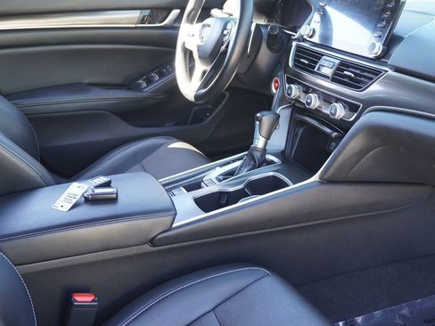 Used 2018 Honda Accord Sport image 14