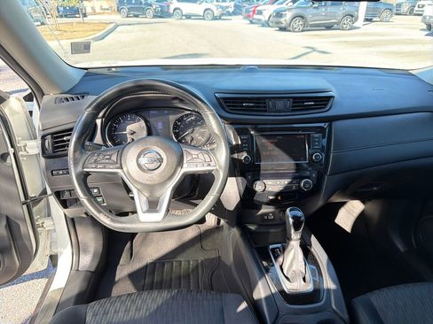 Used 2018 Nissan Rogue SV image 26