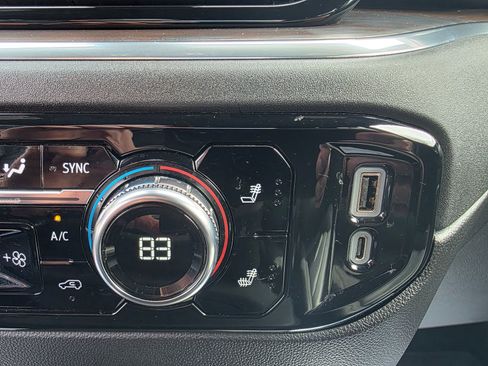 Used 2025 GMC Sierra 1500 SLT image 30