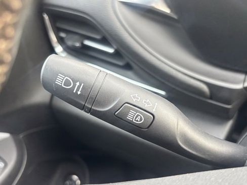 Used 2024 Buick Envista Preferred w/ Convenience I Package image 21