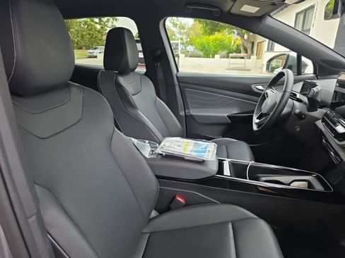 Used 2023 Volkswagen ID.4 Pro S image 7