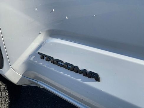 Used 2024 Toyota Tacoma TRD Off-Road image 26