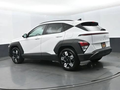 Used 2024 Hyundai Kona SEL FWD image 9