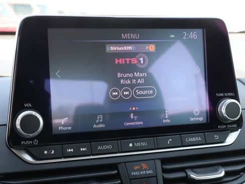 Used 2025 Nissan Altima 2.5 SV FWD image 29